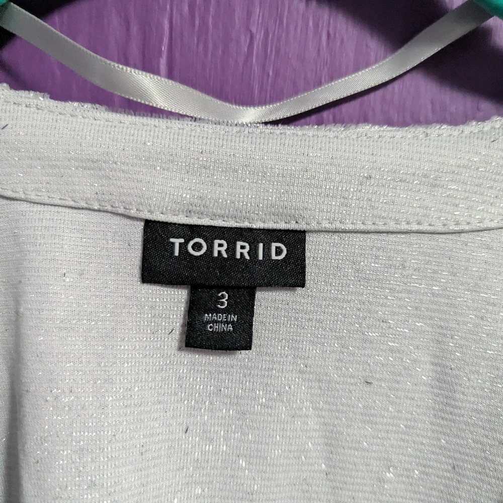 33. Torrid Grey Metallic Shrug Sweater Knit Cropped Cardigan 3X 22 24 - Picture 3 of 4